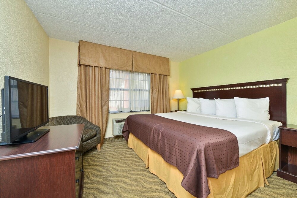 Quality Inn & Suites Tampa - Brandon near Casino