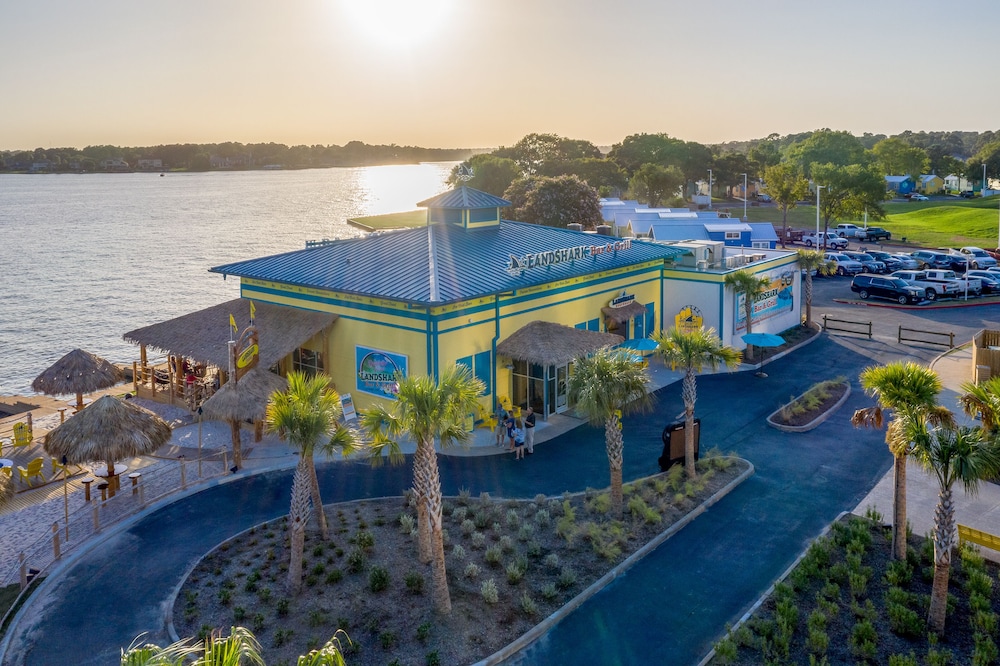 Margaritaville Lake Resort, Lake Conroe/Houston, Montgomery 170 Room