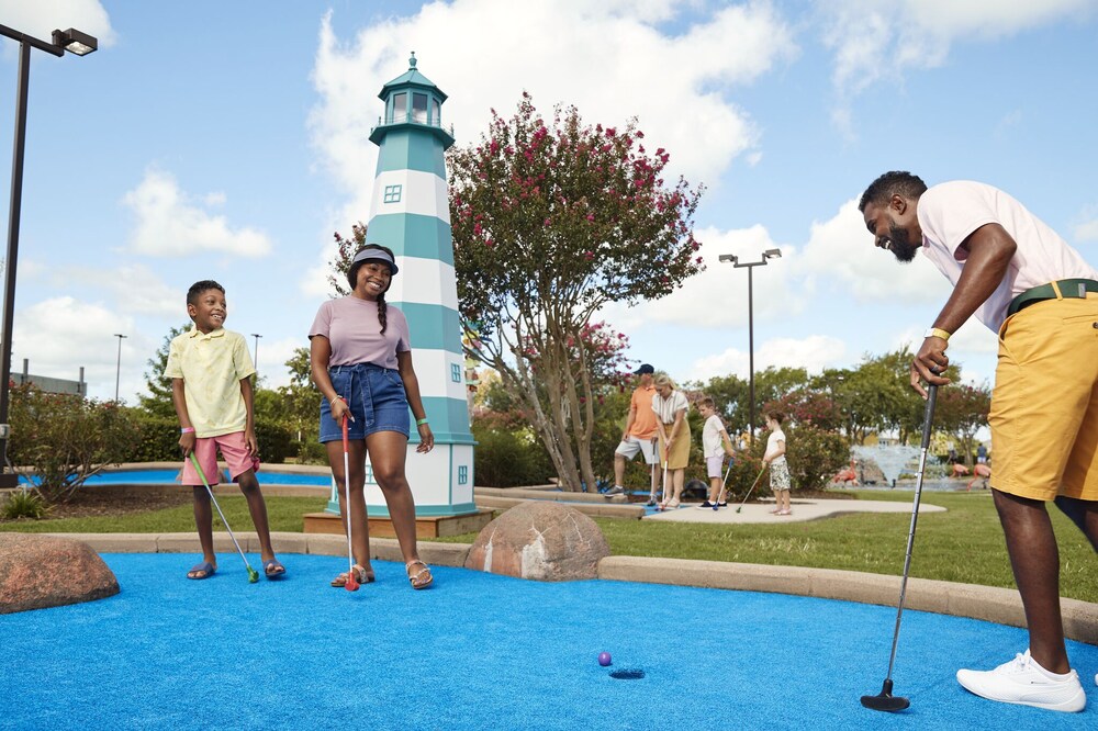 Mini-golf, Margaritaville Lake Resort, Lake Conroe/Houston