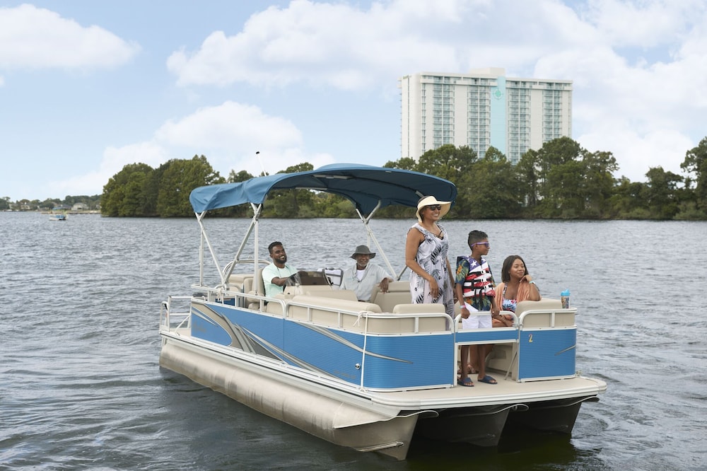 Boating, Margaritaville Lake Resort, Lake Conroe/Houston