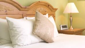 In-room safe, desk, iron/ironing board, free WiFi