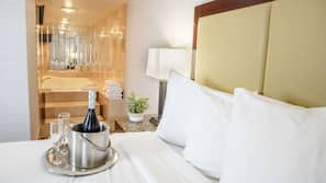 Premium bedding, in-room safe, desk, blackout drapes
