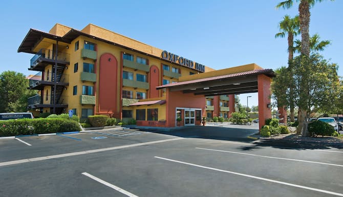 Oxford Inn Suites Lancaster In Lancaster Ca Expedia