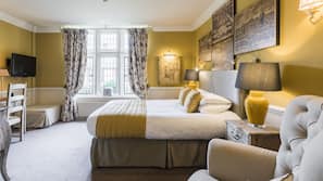 In-room safe, desk, iron/ironing board, free WiFi