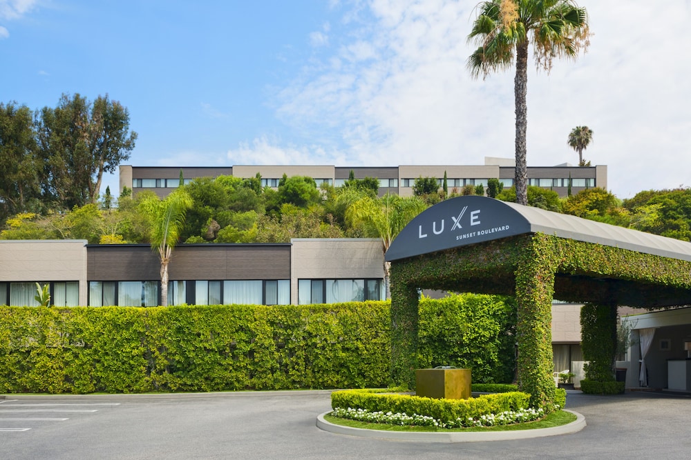 Luxe Sunset Boulevard Hotel