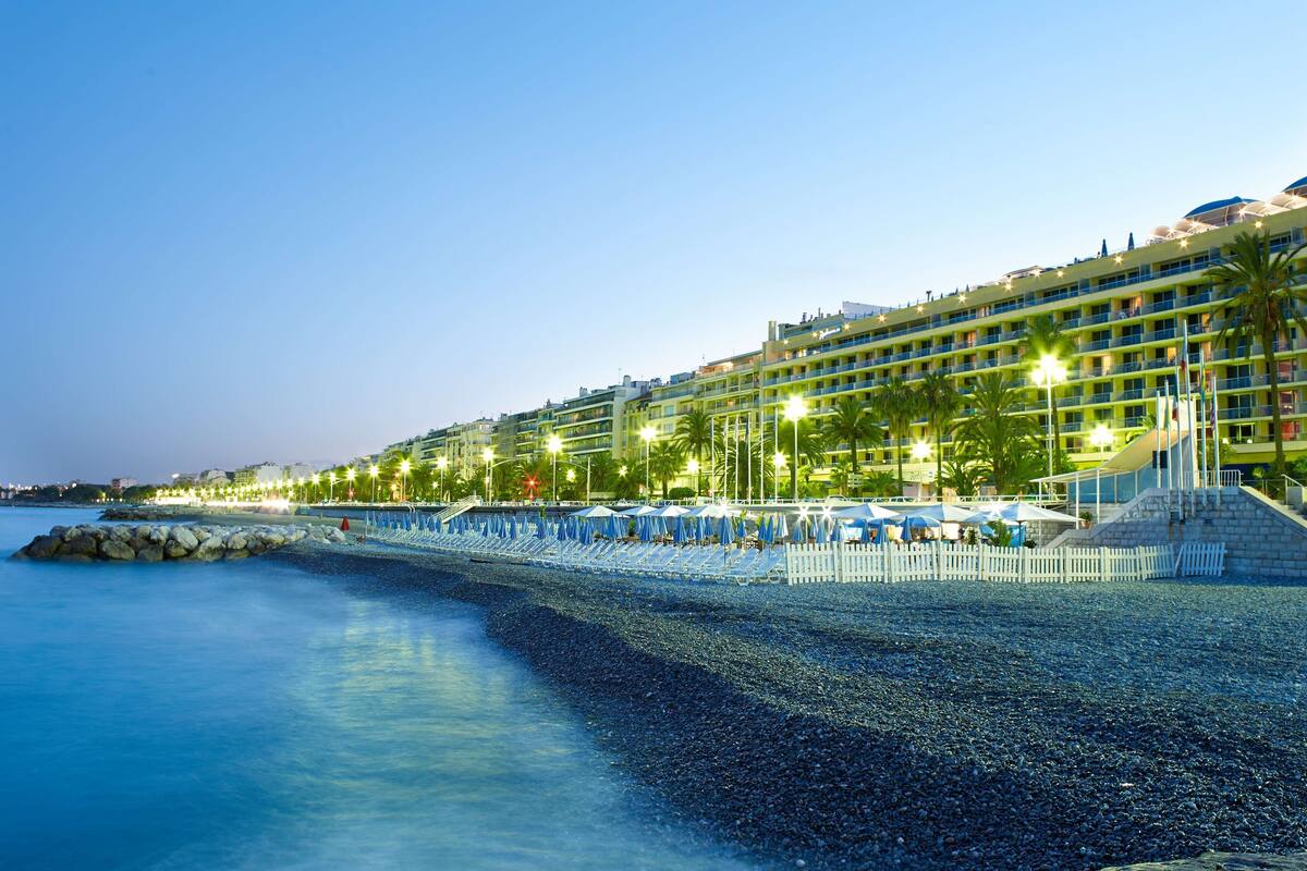 Radisson Blu Hotel Nice In Nice France Expedia