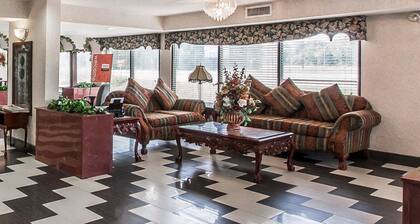 Quality Inn Edmund Pettus Bridge Area