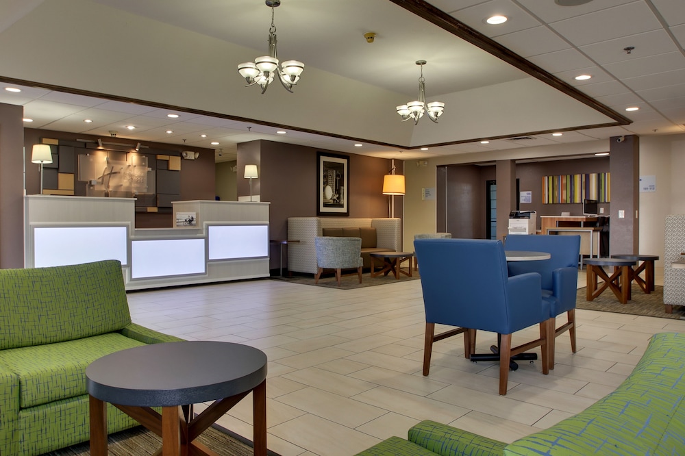 Holiday Inn Express & Suites Lebanon, an IHG Hotel