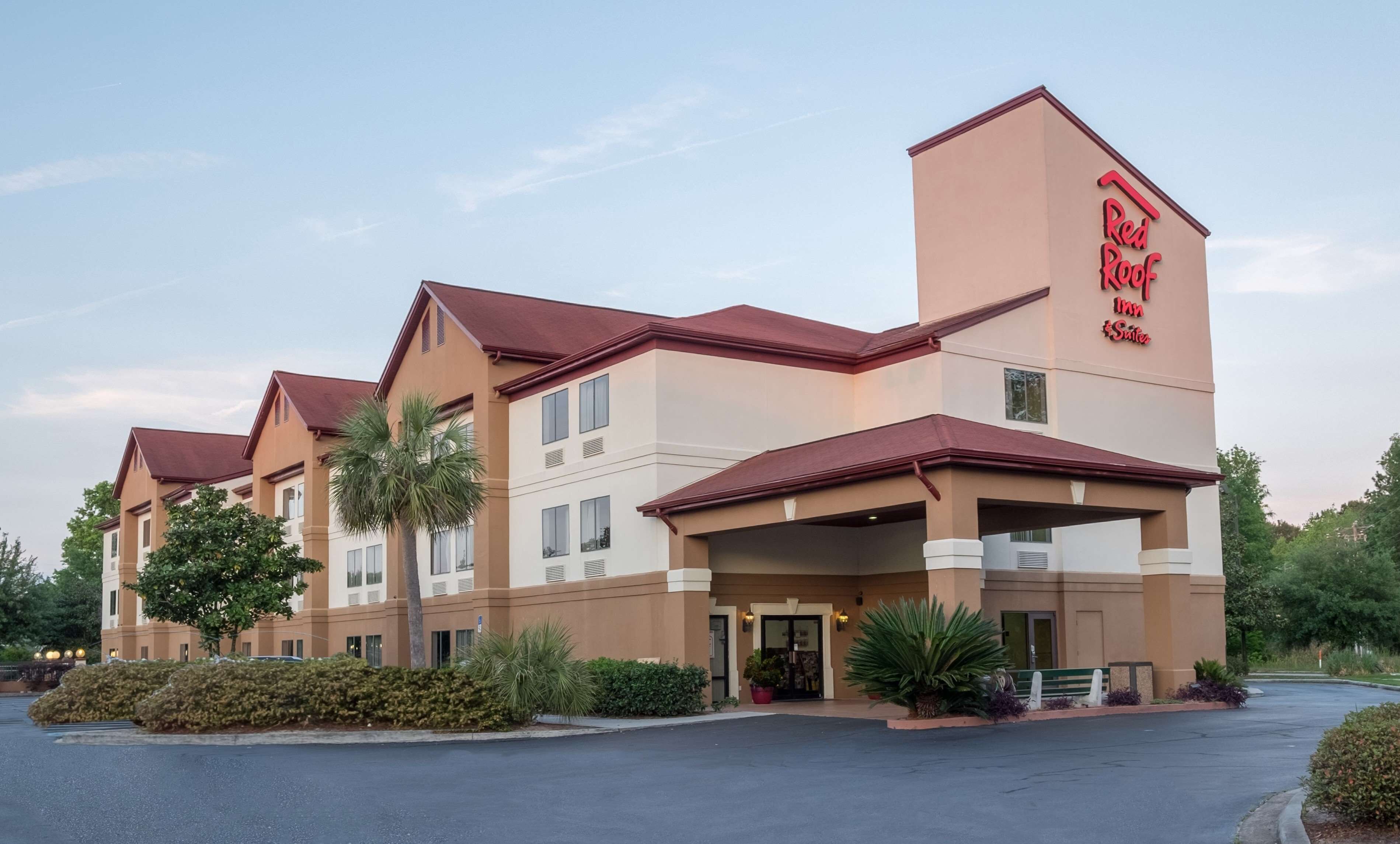 Red Roof Inn Suites Savannah Gateway In Savannah Ga Expedia