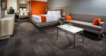 Canoga Hotel