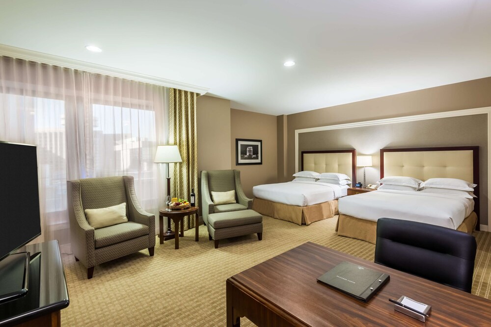 Hilton Indianapolis Hotel & Suites