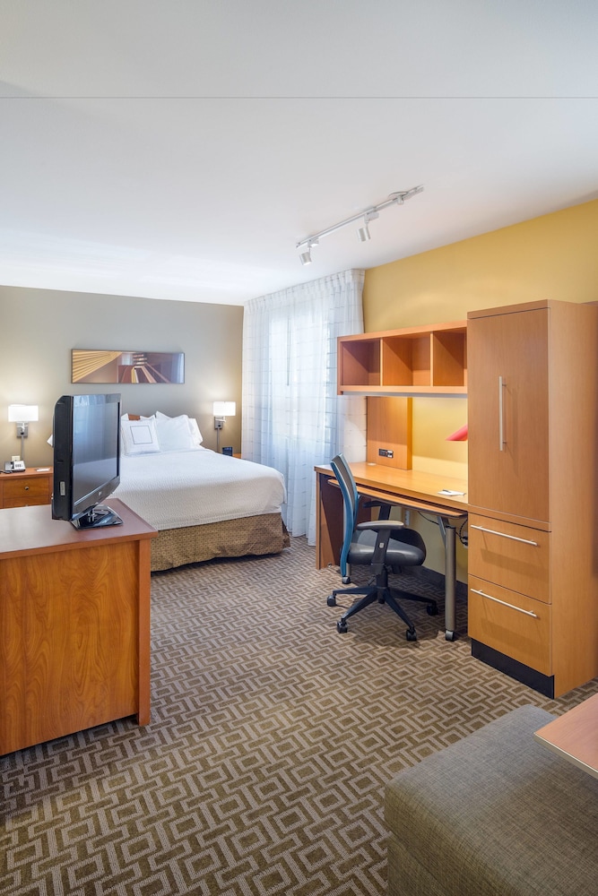 Room, TownePlace Suites by Marriott Portland Hillsboro