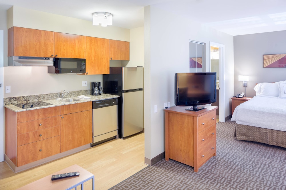 Room, TownePlace Suites by Marriott Portland Hillsboro