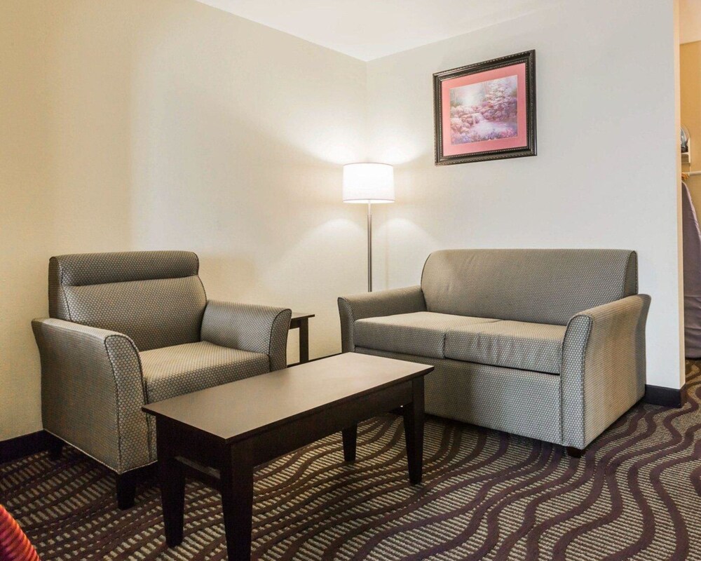 Quality Inn & Suites near Coliseum and Hwy 231 North