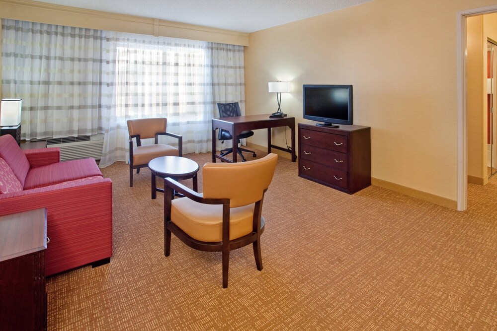 Courtyard by Marriott Salt Lake City Airport