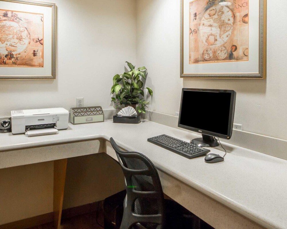 Business center, Quality Inn Tulsa - Downtown West