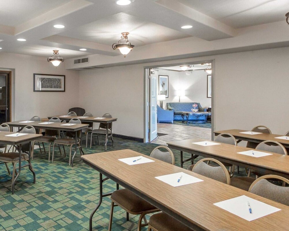 Meeting facility, Quality Inn Tulsa - Downtown West