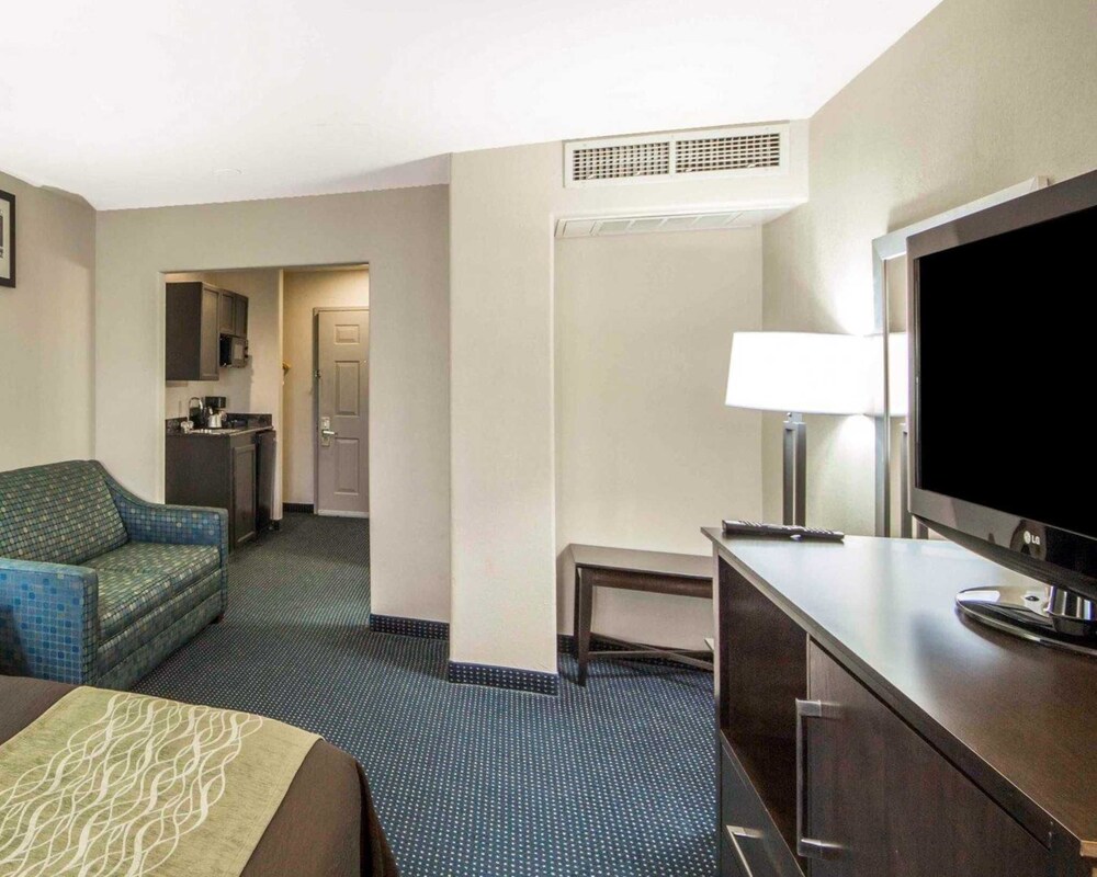 Room, Quality Inn Tulsa - Downtown West