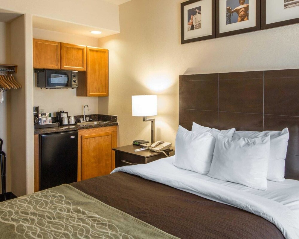 Quality Inn Tulsa - Downtown West