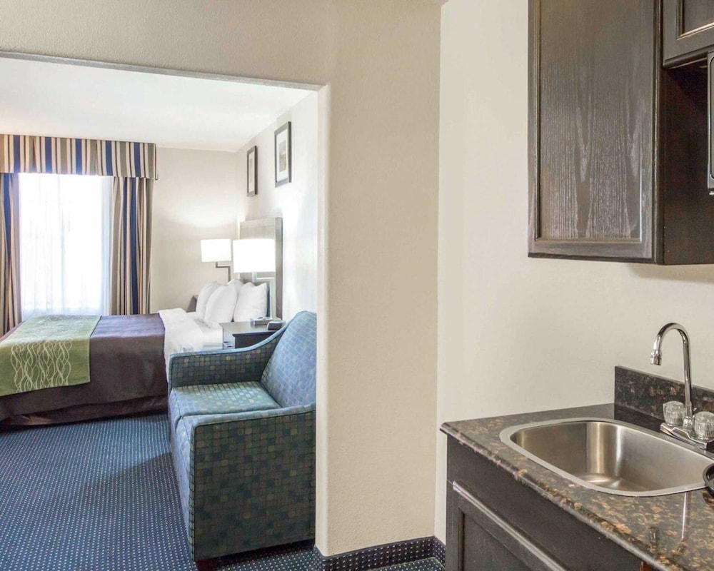 Quality Inn Tulsa - Downtown West