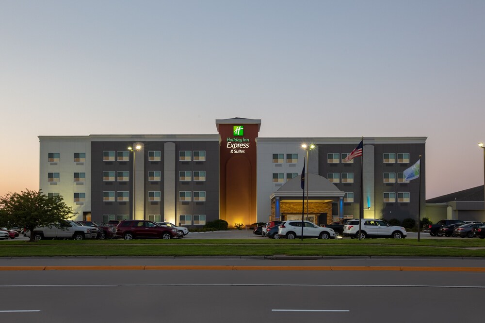 Primary image, Holiday Inn Express Hotel & Suites Columbus, an IHG Hotel