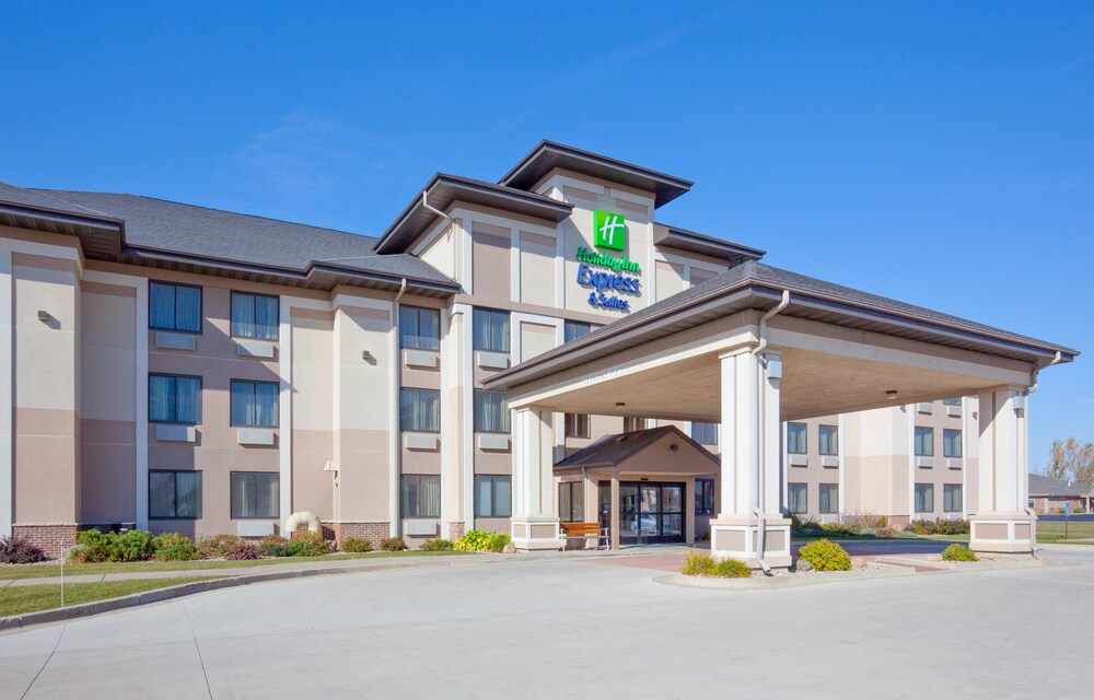Holiday Inn Express & Suites Worthington, an IHG Hotel in Worthington
