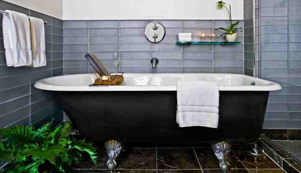 Bathroom, Gild Hall, A Thompson Hotel