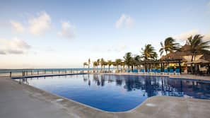 3 piscinas al aire libre