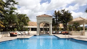 Outdoor pool, pool umbrellas, sun loungers