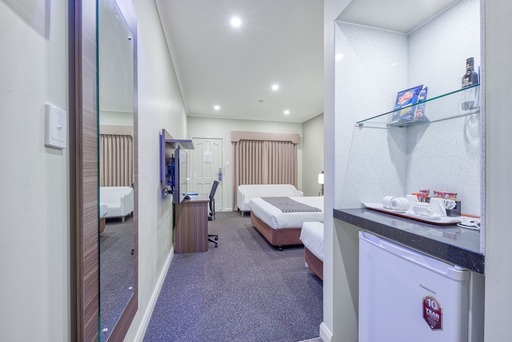 Best Western Airport Motel and Convention Centre