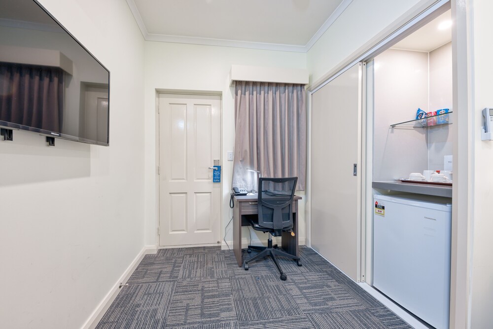 Best Western Airport Motel and Convention Centre