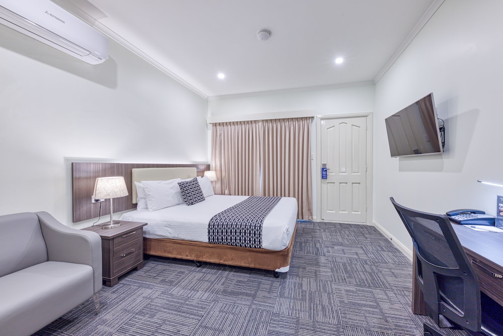 Best Western Airport Motel and Convention Centre