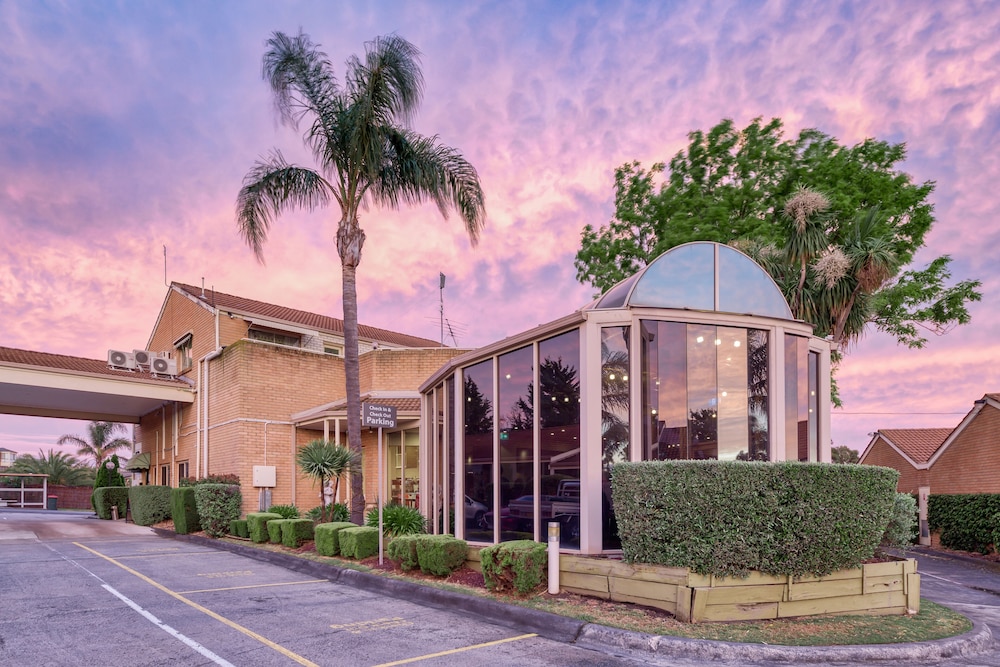 Best Western Airport Motel and Convention Centre