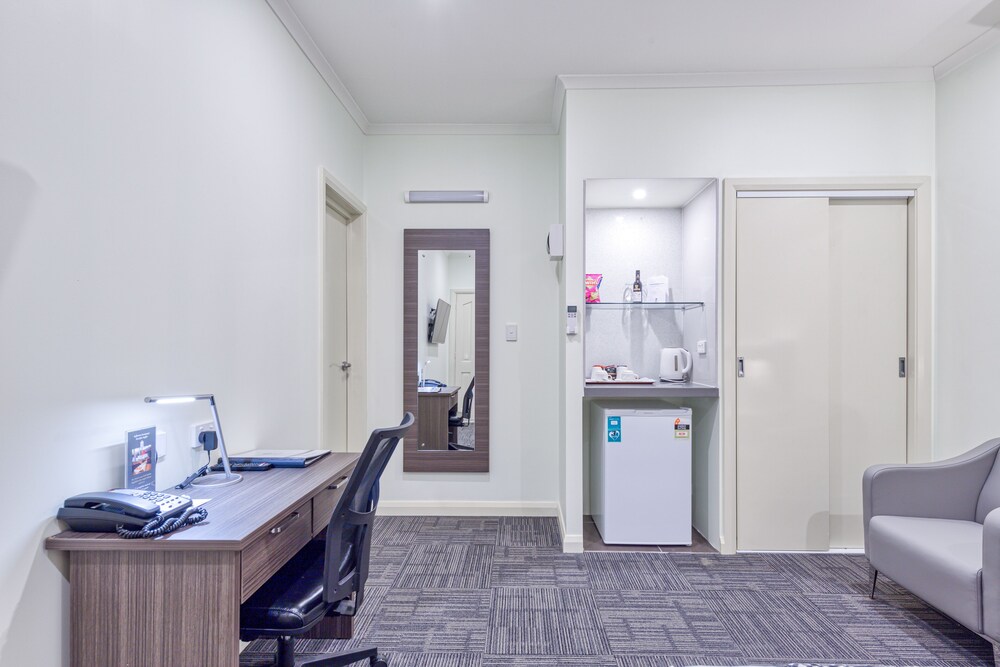 Best Western Airport Motel and Convention Centre