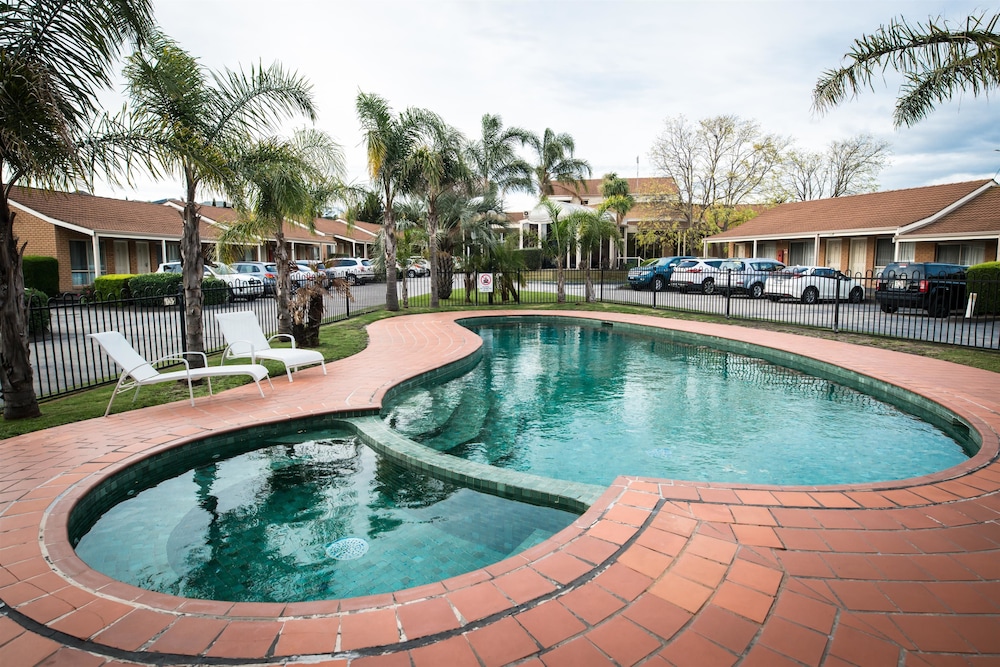Best Western Airport Motel and Convention Centre
