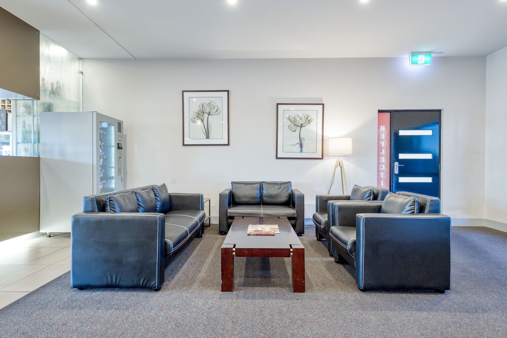 Best Western Airport Motel and Convention Centre