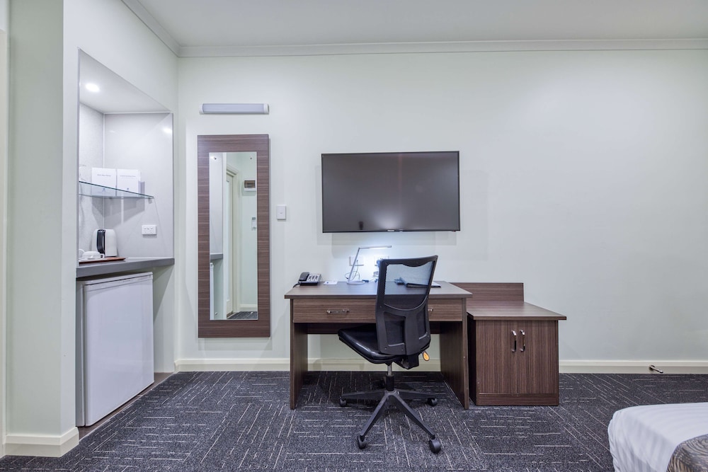 Best Western Airport Motel and Convention Centre