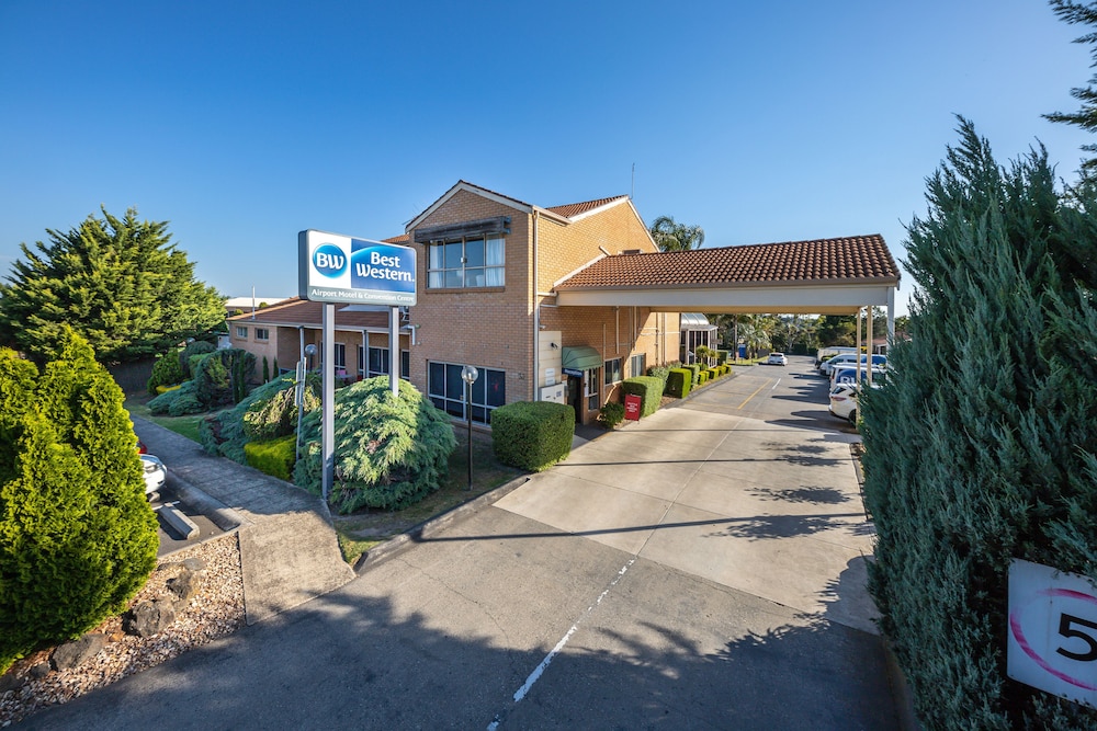 Best Western Airport Motel and Convention Centre