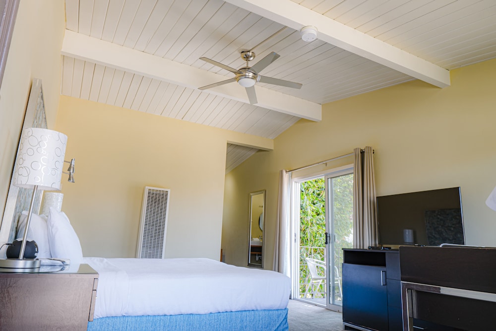 The Inn at East Beach in Santa Barbara | Best Rates & Deals on Orbitz