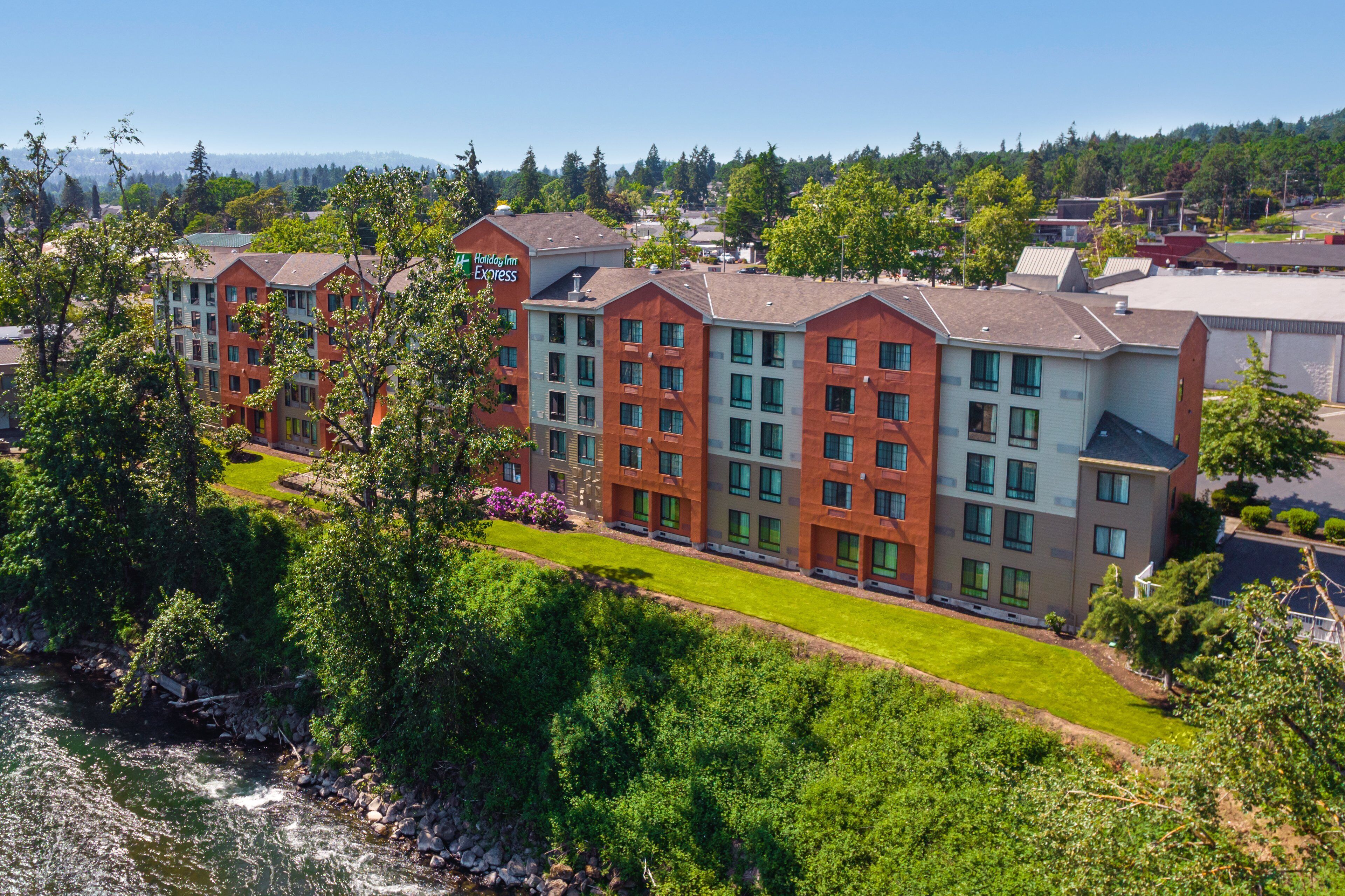 Holiday Inn Express Portland SE- Clackamas Area, an IHG Hotel in Gladstone, United States