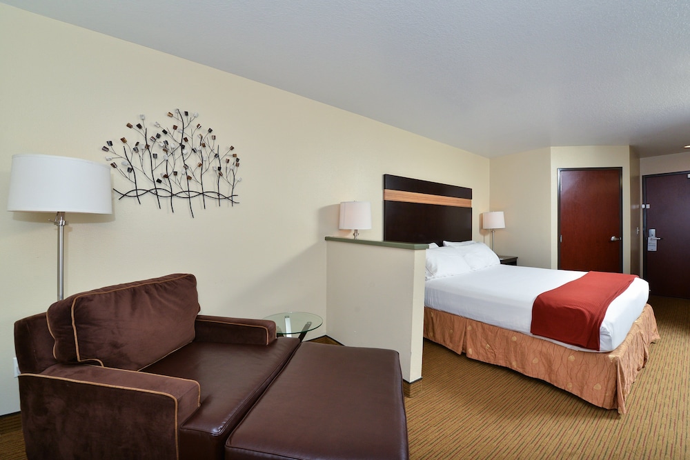 Holiday Inn Express Portland SE- Clackamas Area, an IHG Hotel