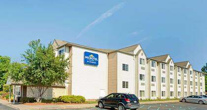 Microtel Inn & Suites by Wyndham Roseville/Detroit Area