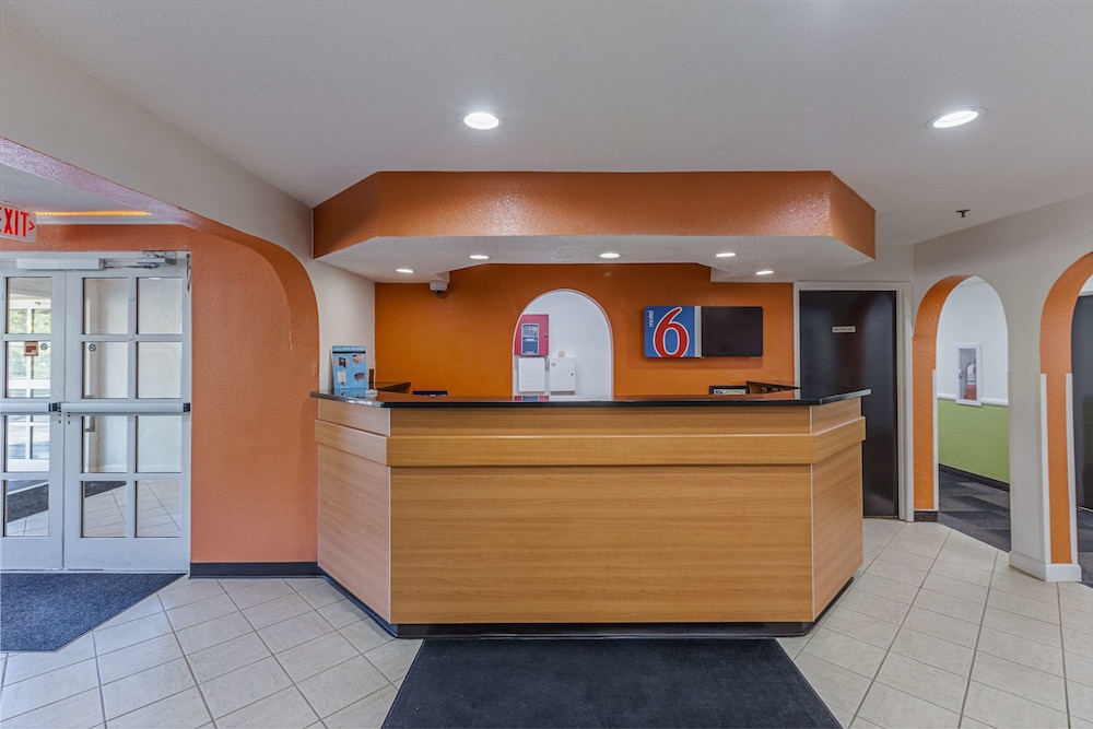 Motel 6 Simpsonville, SC - Greenville