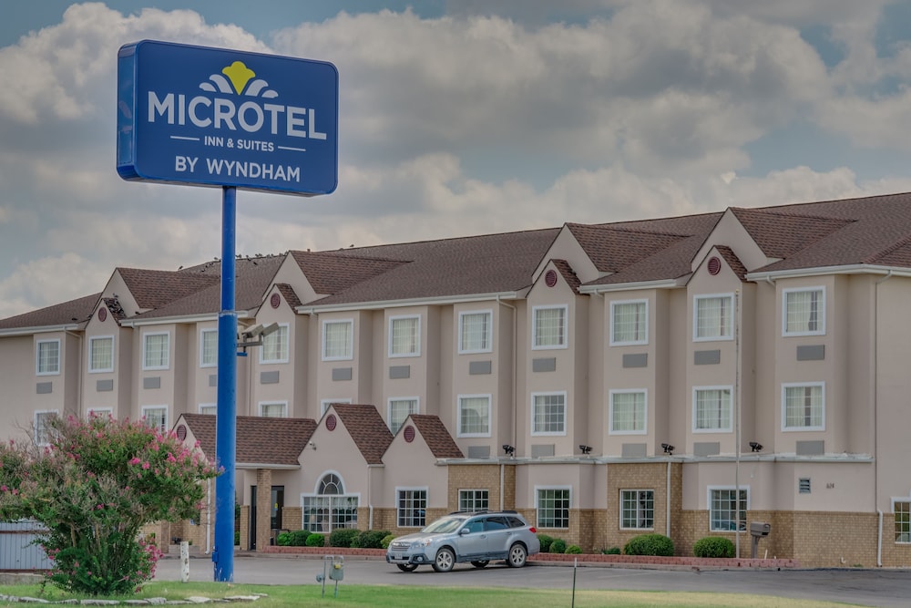 Microtel Inn Suites By Wyndham Oklahoma City Airport In Oklahoma