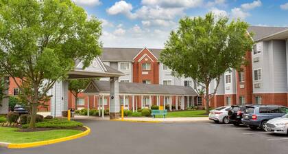 Microtel Inn & Suites by Wyndham Philadelphia Airport