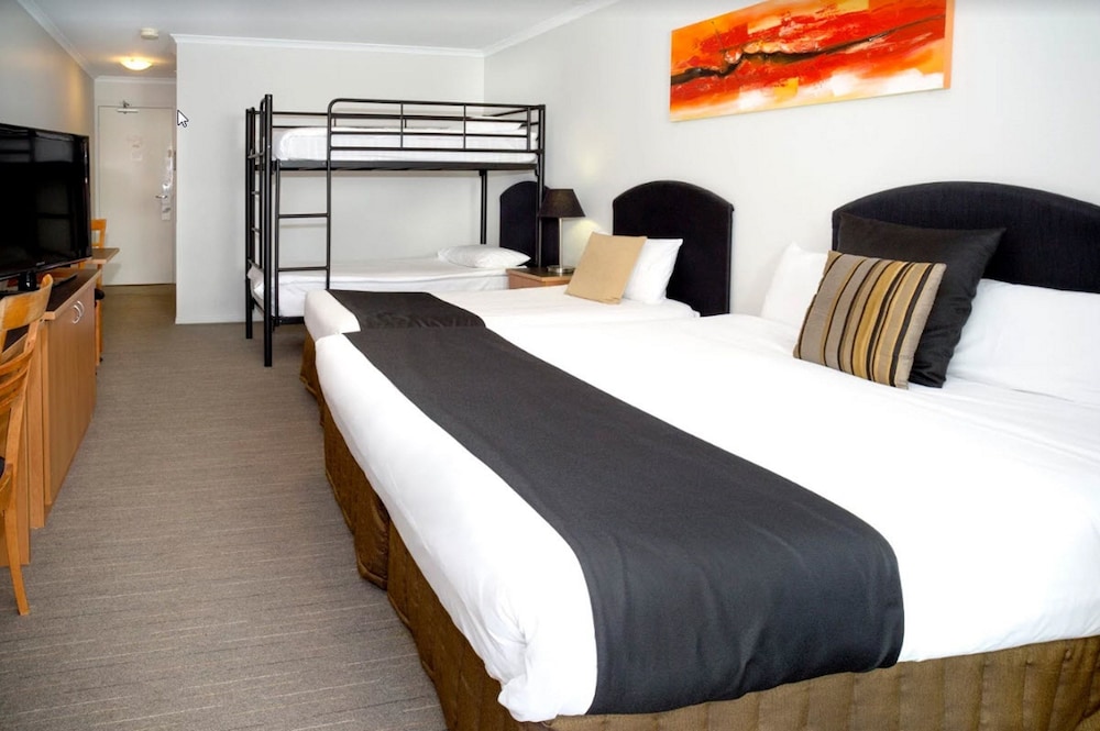 Alpha Hotel Canberra