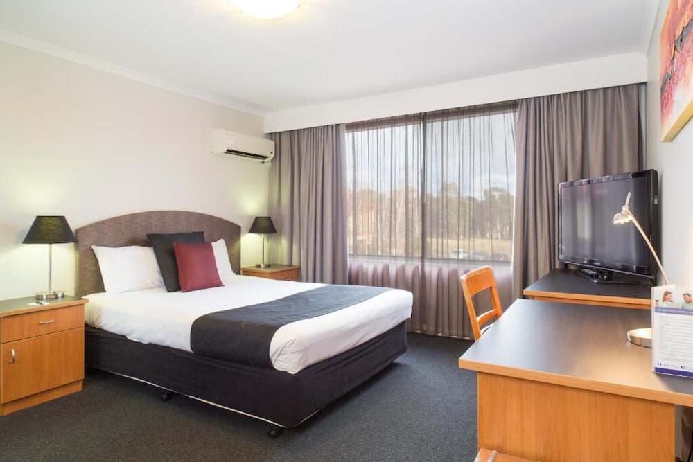 Alpha Hotel Canberra