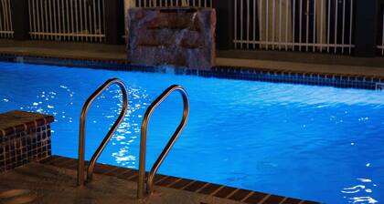 Windwater Inn and Suites