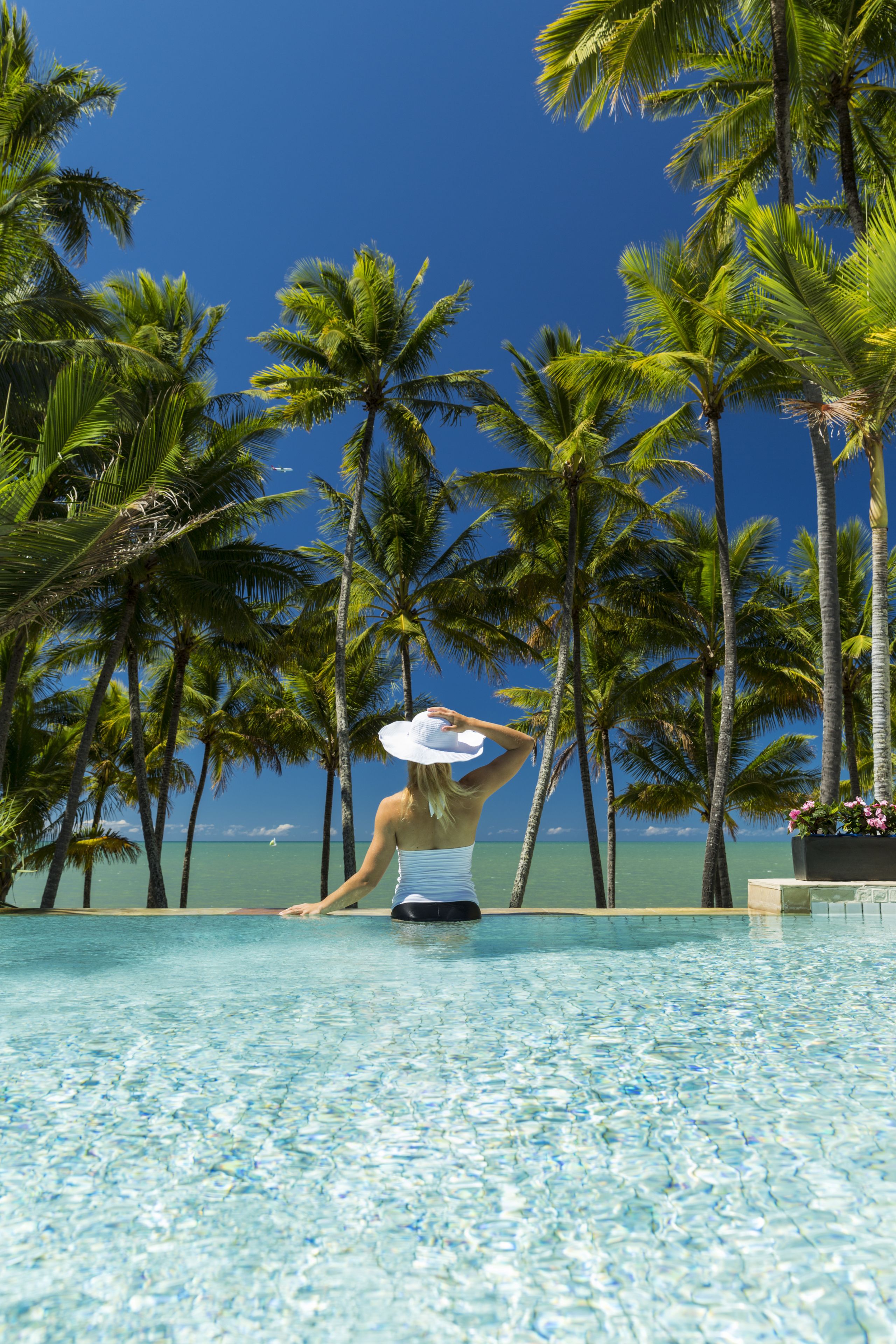 Alamanda Palm Cove by Lancemore