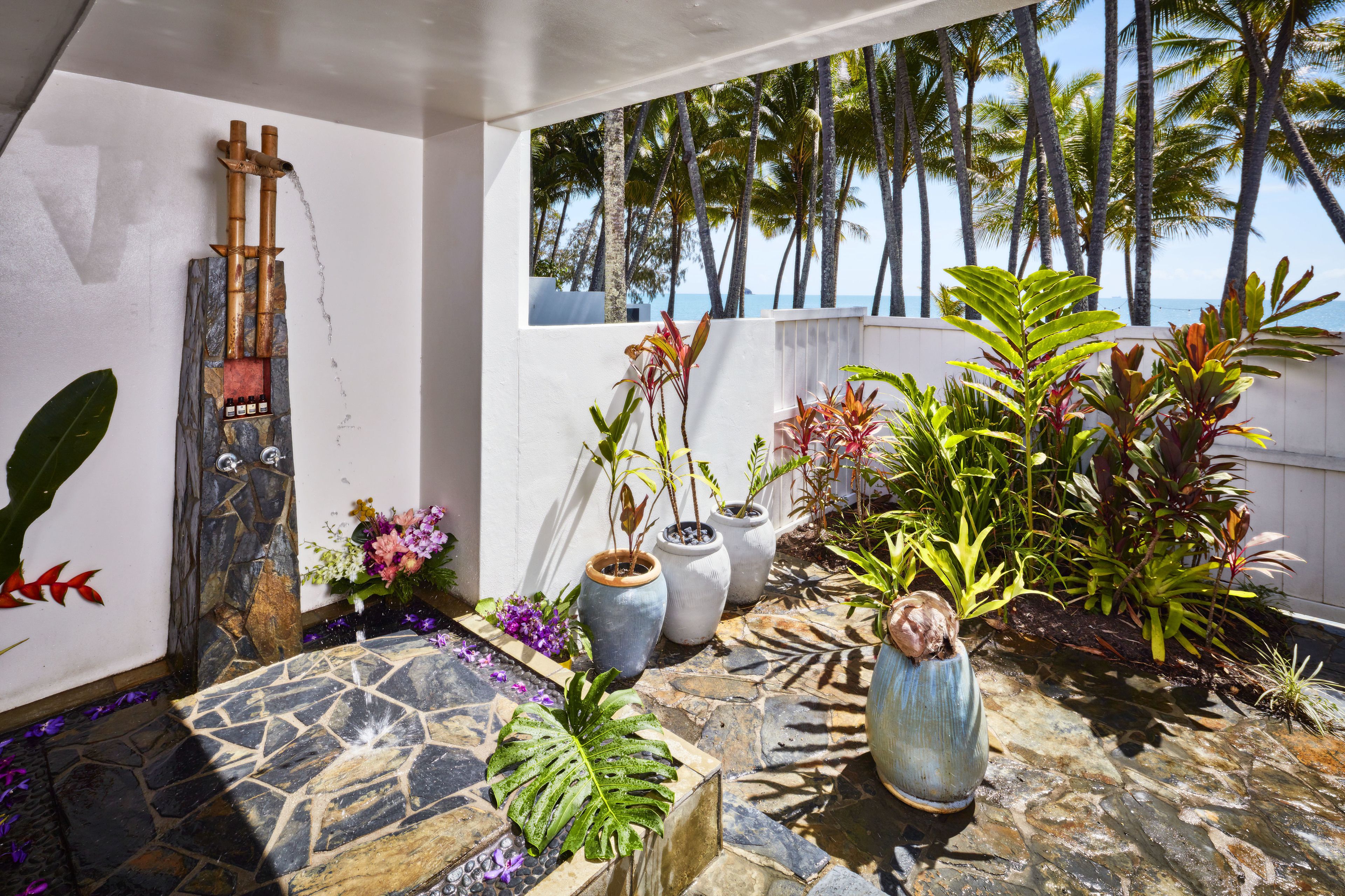 Alamanda Palm Cove by Lancemore